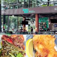 Rock bar at Sentosa Cove
