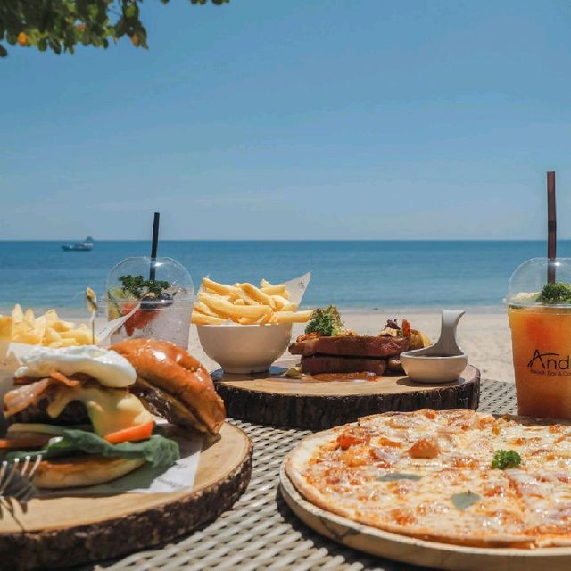 Andalay Beach Bar & Cafe กระบี่