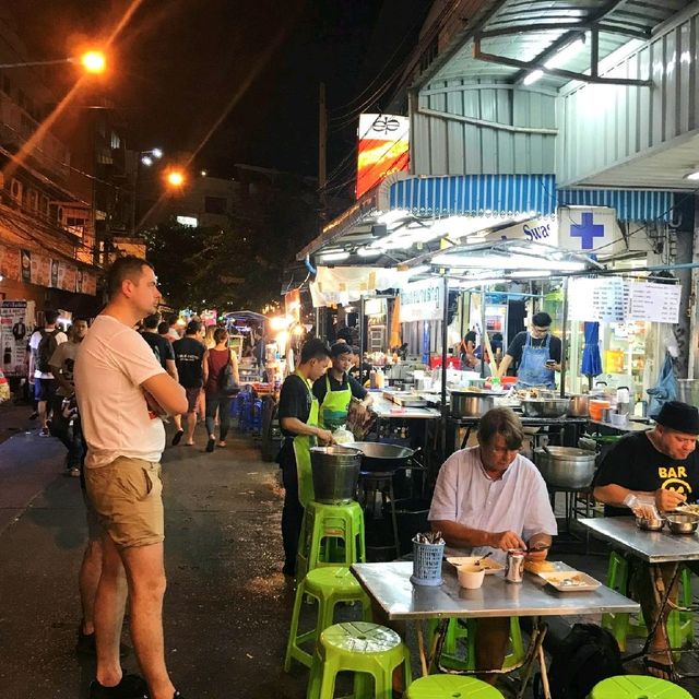 방콕여행 길거리가 정말 예쁜 람부뜨리 로드 꼭 가세요!