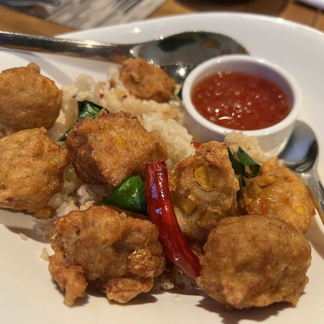 ห้องอาหาร Elements @อวานี พลัส เขาหลัก รีสอร์ท