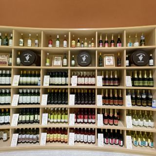 在北海道的池田葡萄酒城買一些葡萄酒當紀念品！