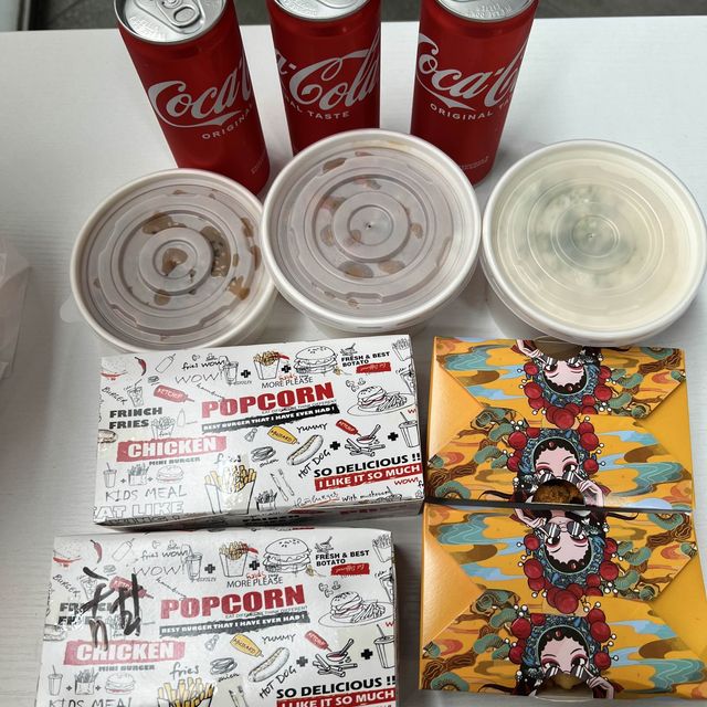 味道吸引的韓式炸雞小店