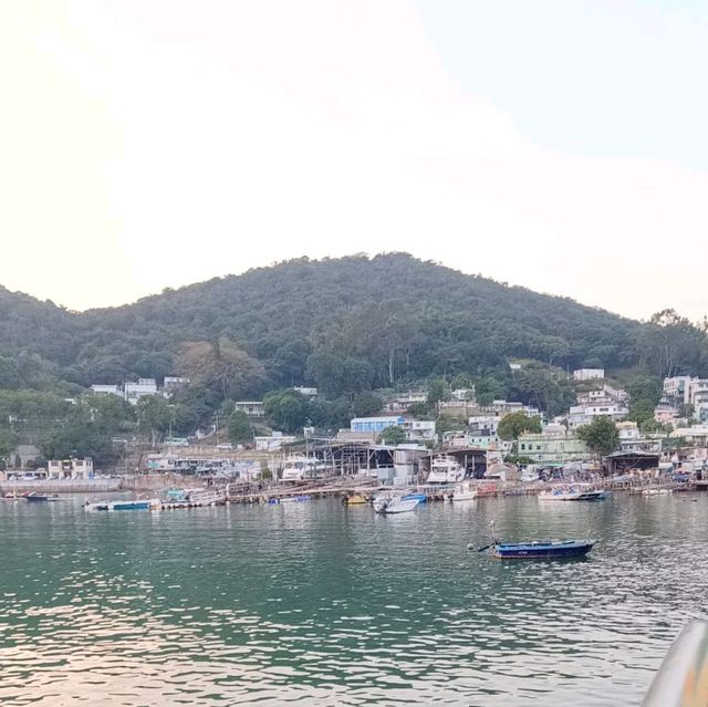 盡攬西貢，白沙灣碼頭，山脈，海水，船舶美景！非常浪漫！
