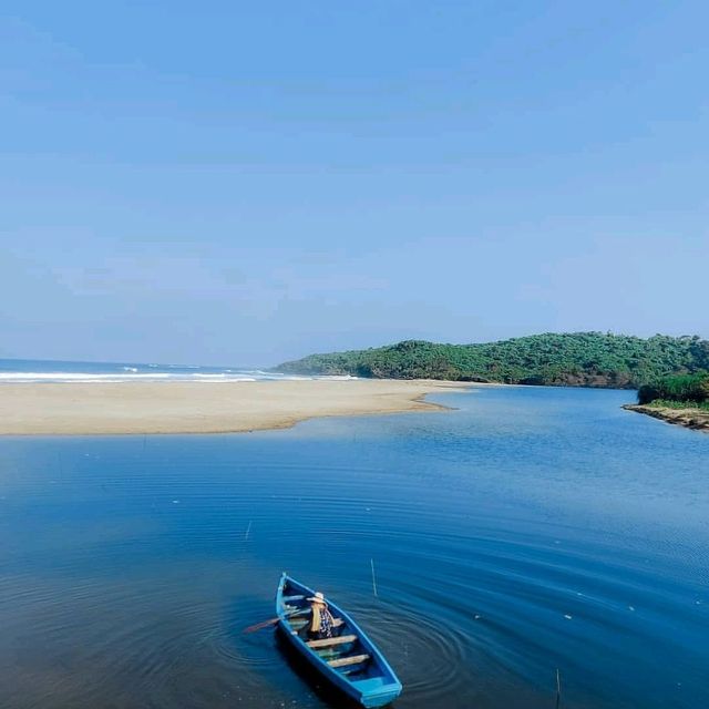 CIPANARIKAN BEACH - SUKABUMI