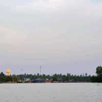 ล่องเรือเที่ยวอัมพวา