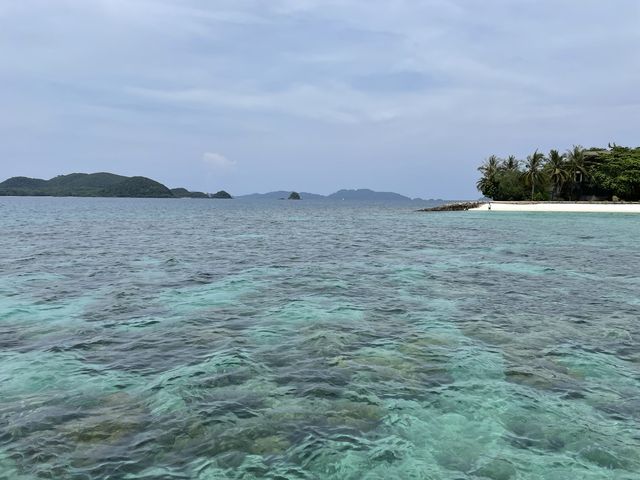 ตราดก็มีทะเลแหวกด้วยนะ สวยมาก💦