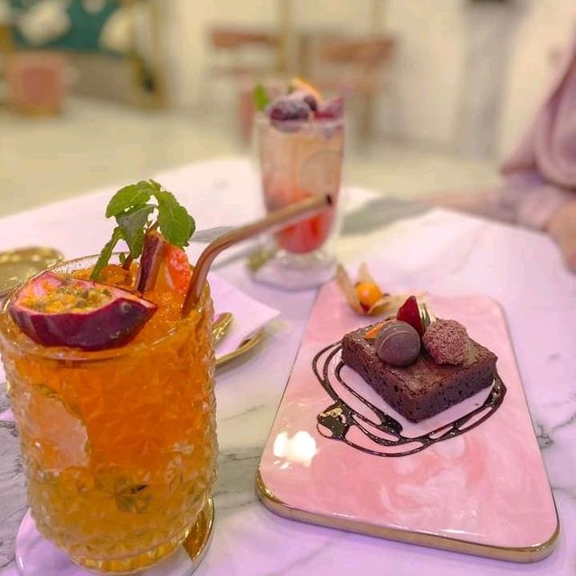  Isara Hotel and Cafe Phuket ☕️