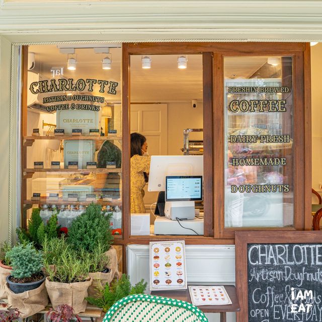 คาเฟ่โดนัทเปิดใหม่สุขุมวิท33 Charlotte Doughnuts