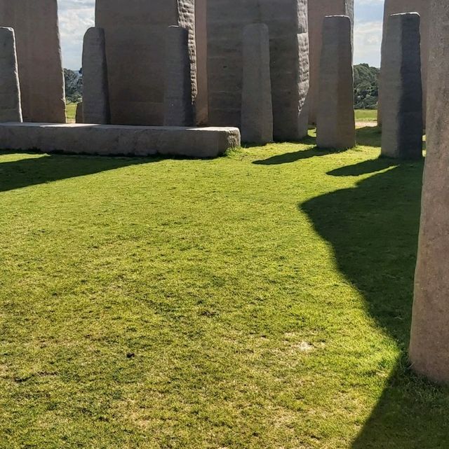 Parallel Stonehenge