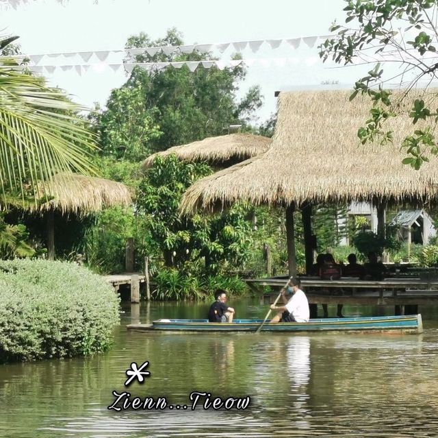 บรรยากาศชิลกับวิวทุ่งนา@Montreux café and farm