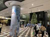 福岡・天神。ソラリアプラザのクリスマスツリー