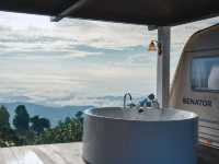Glamping รถบ้านสุดปังบนดอยแม่มอญ