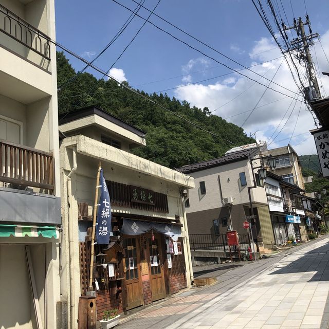 【渋温泉①】「九湯巡り」が有名な温泉街。