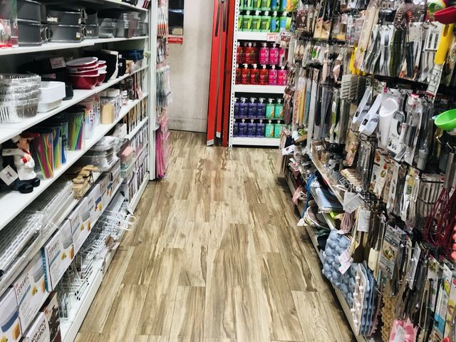 DAISO Japan Cloverleaf Branch