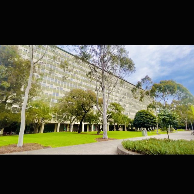 澳洲其中一間規模最大的國立大學有什麼樣的景觀？