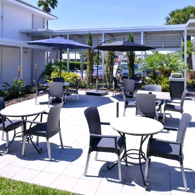 Clarion Inn & Suites Across, Orlando