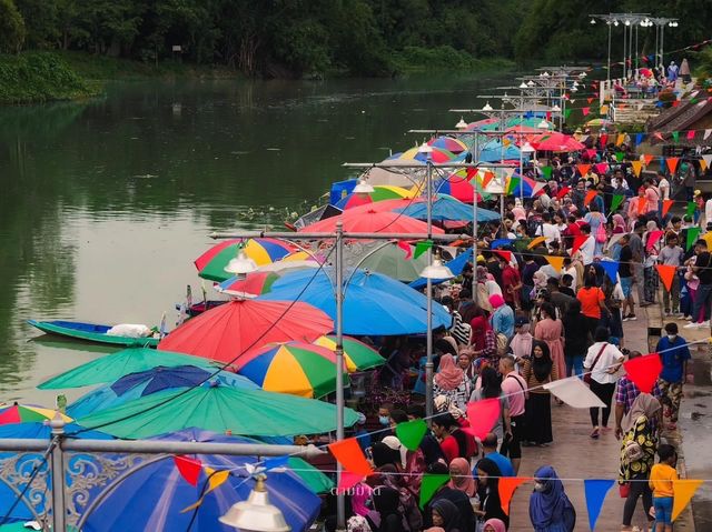 เดินเที่ยว กินของหรอยที่ตลาดน้ำคลองแห