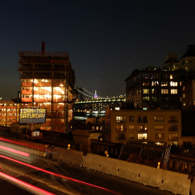 Night stroll across Brooklyn Bridge