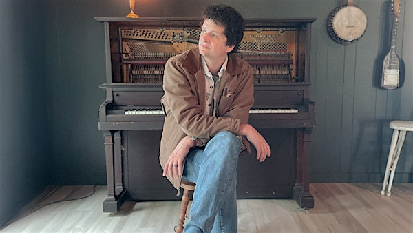 Vian Izak | Swallow Hill Music - Tuft Theatre