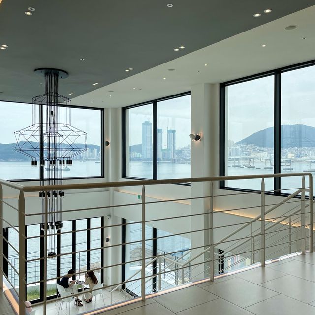 영도흰여울문화마을 카페 ‘에테르’ 영도흰여울문화마을 카페 ‘에테르’