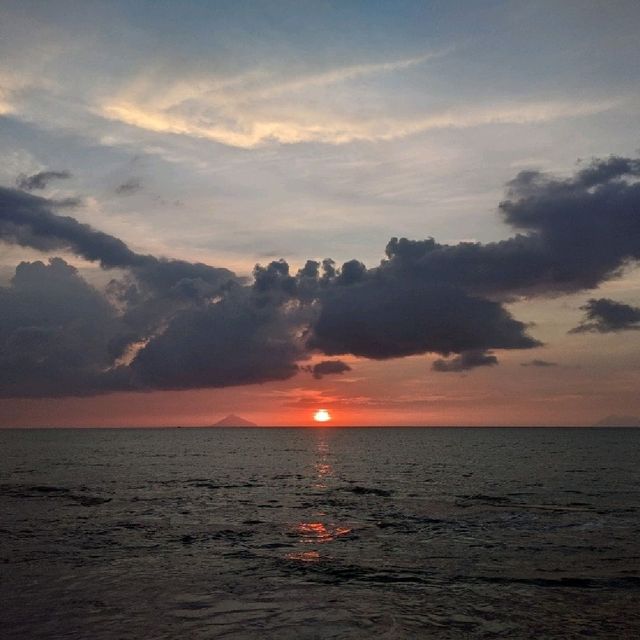 Calming sunset at Salsa Beach