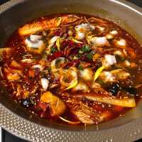 大胃王首選！六小時酸菜魚自助餐