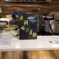 每位550元的自助晚餐