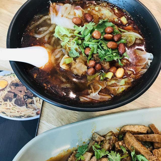 พากินเตี๋ยวหม่าล่าสไตล์จีน สูตรของมณฑลฉงฉิ่ง