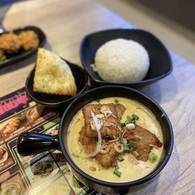荃灣童年回憶沙嗲王 美味白咖喱香茅豬扒飯 ✌🏽 荃灣童年回憶沙嗲王 美味白咖喱香茅豬扒飯 ✌🏽