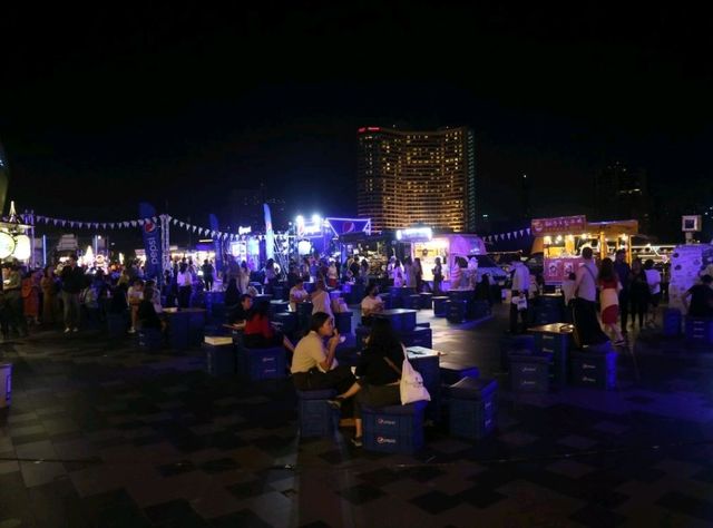 Iconsiam 夜景+音樂噴泉+小食車