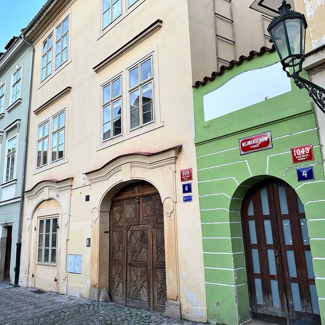 捷克景點-布拉格最小的房子