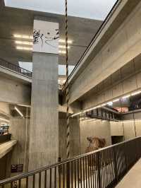 【香港博物館好去處】 M+ 視覺文化博物館｜簡約工業風打卡一流。衝擊視覺的藝術之旅