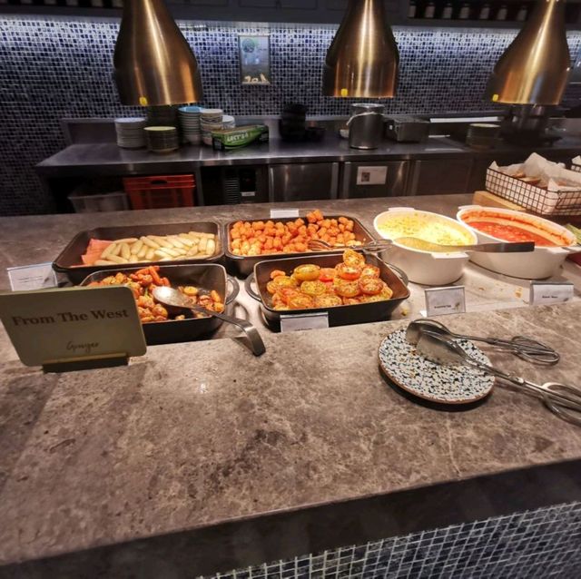surprising enjoyable buffet breakfast