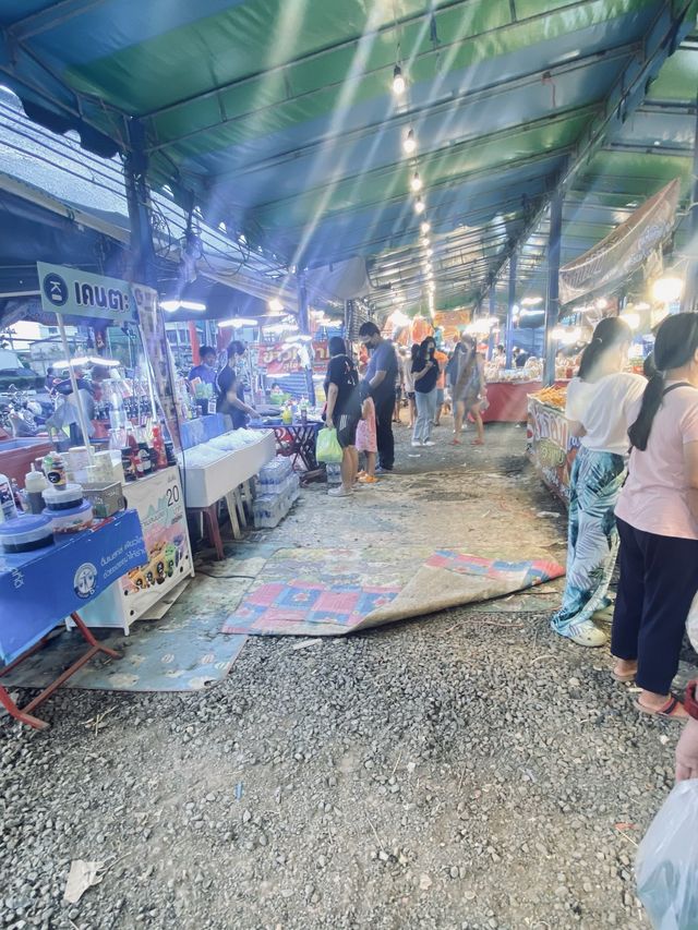 สามแยกตราด-คลองใหญ่ มีแต่ของอร่อย| ตราด
