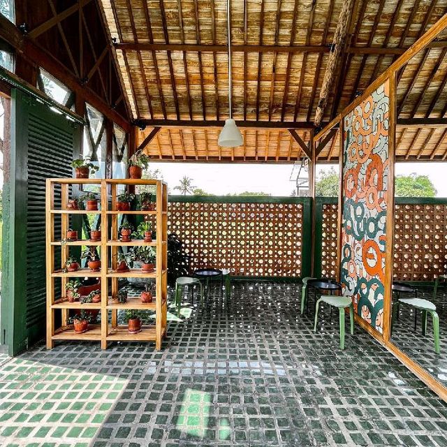 Beautiful Cafe & Resto in the Rice Fields