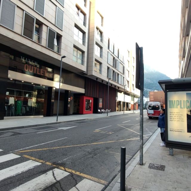 Bus and ticket to Mirador del Roc del Quer 