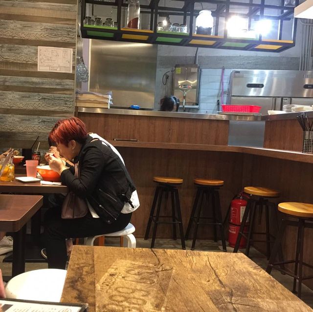 麻辣味好爽—正 麻辣·茶·雲吞 麻辣味好爽—正 麻辣·茶·雲吞