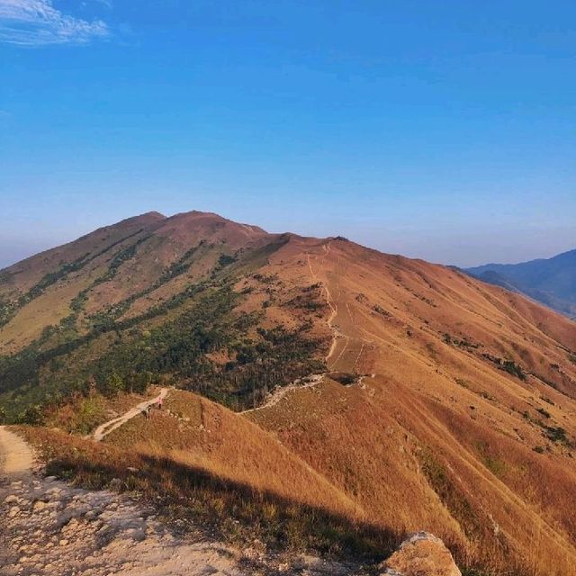 鸡公岭|左深圳右香港