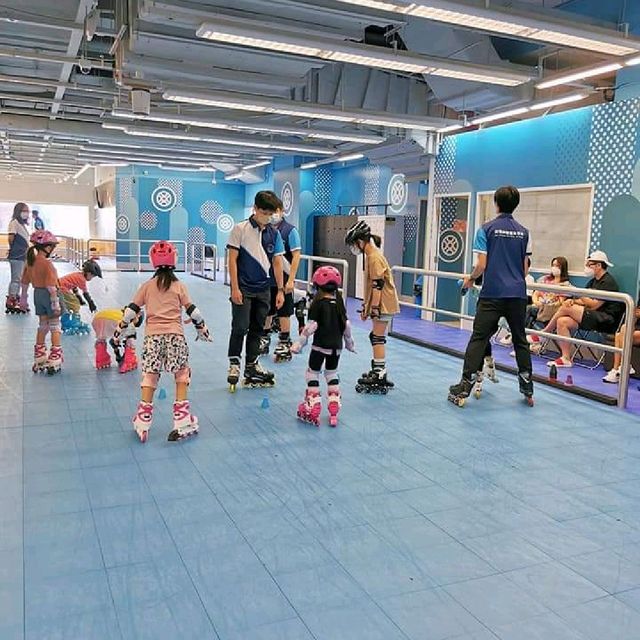 體驗好好玩室內滾軸溜冰