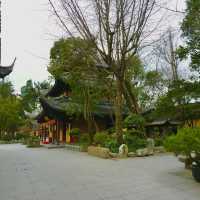 Visit the most authentic Longhua Temple