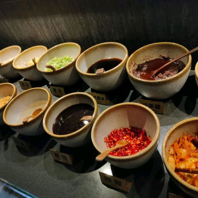 石.撈麻辣鴛鴦鍋-招牌湯頭滋味好