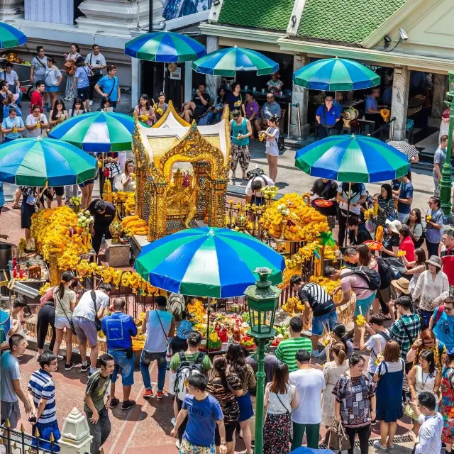 Pray at Erawan Shrine in Bangkok 