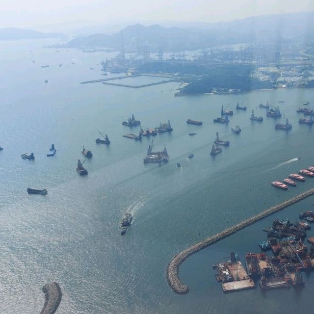 300米高空上面望晒成個香港
