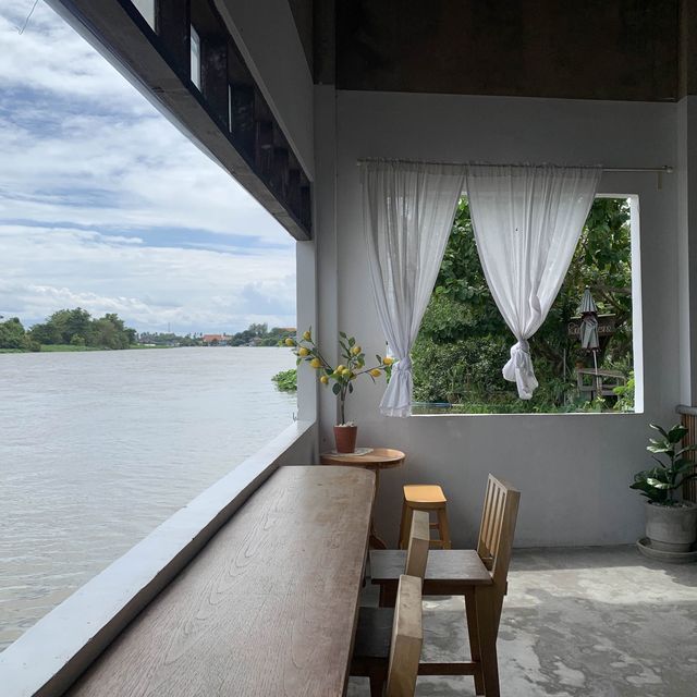 A Chill Cafe with River View near Bangkok ☕️ 