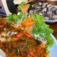 Papaya Mom (ส้มตำเข็มทอง) 