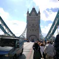 สะพานทาวเวอร์บริดจ์ (Tower Bridge) 