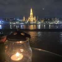 วัดโพธิ์ตอนกลางคืน