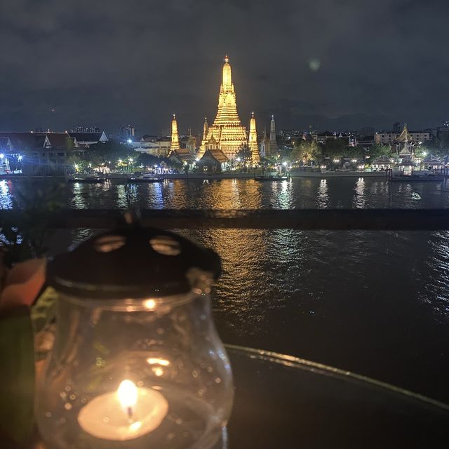 วัดโพธิ์ตอนกลางคืน