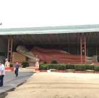 Wat Machimmaram (Big Sitting Buddha)