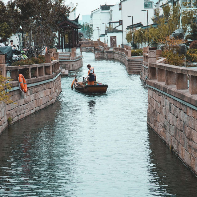 The Venice of the East 🛶 🏮